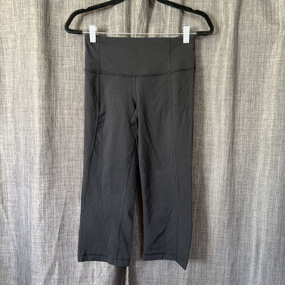 Lululemon Athletica Cropped Capri Leggings With Slits Size 6